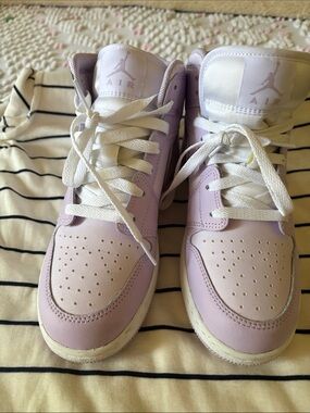 Nike Mid-Top Sneakers in Lavender and White